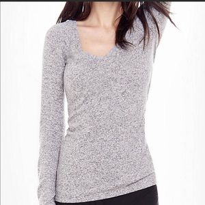 V-neck express long sleeve sweater tee